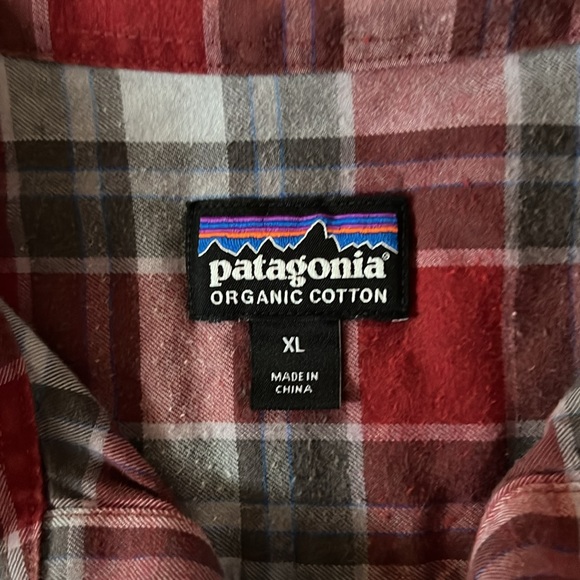 Patagonia XL Men’s Red Plaid Button Down - Picture 2 of 4